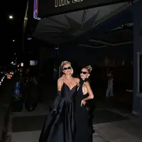 Melihat gaun rancangan desainer Indonesia yang dipakai Paris Hilton (dok. istimewa)