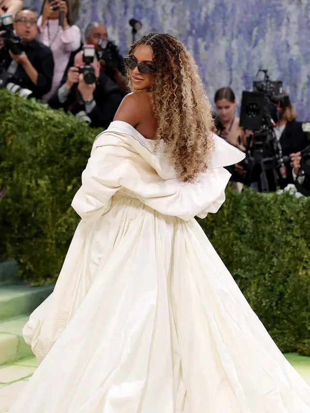 Beyoncé & Blue Ivy Curi Perhatian