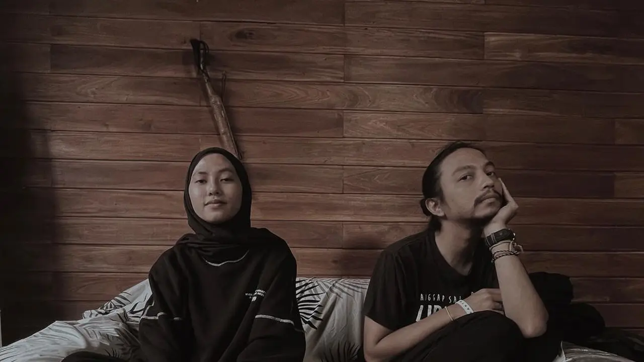 Feby Putri dan Fiersa Besari