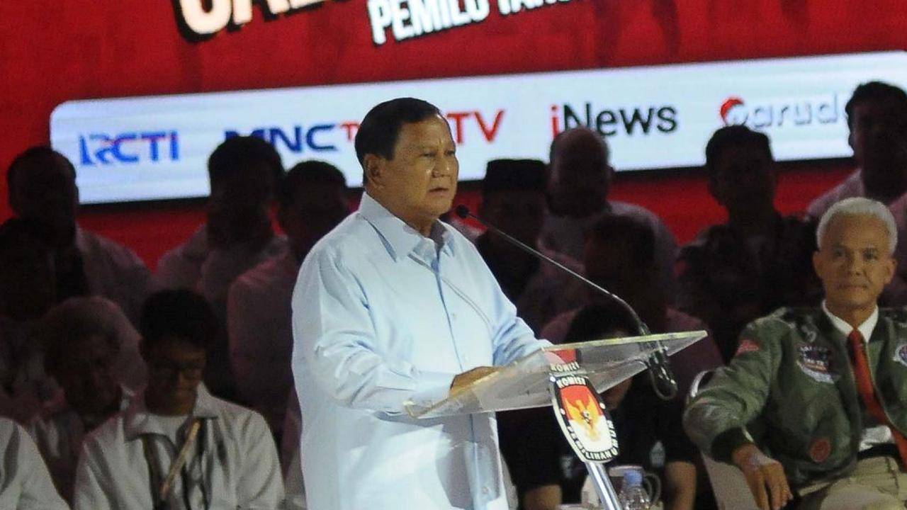 VIDEO: Disindir Soal ALutsista Bekas, Prabowo Tertawa Geli: Anies Perlu Banyak Belajar