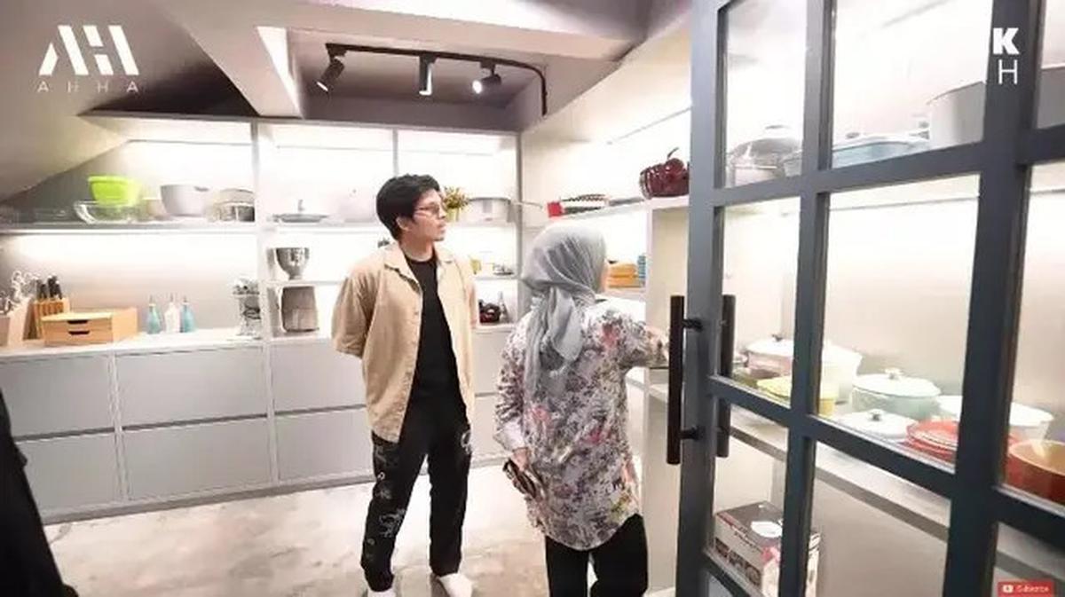 Potret Dapur di Rumah Dr. Tompi, Punya Model Mewah dan Fungsional di Dalam Satu Ruang