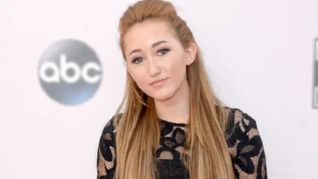 [Bintang] Noah Cyrus
