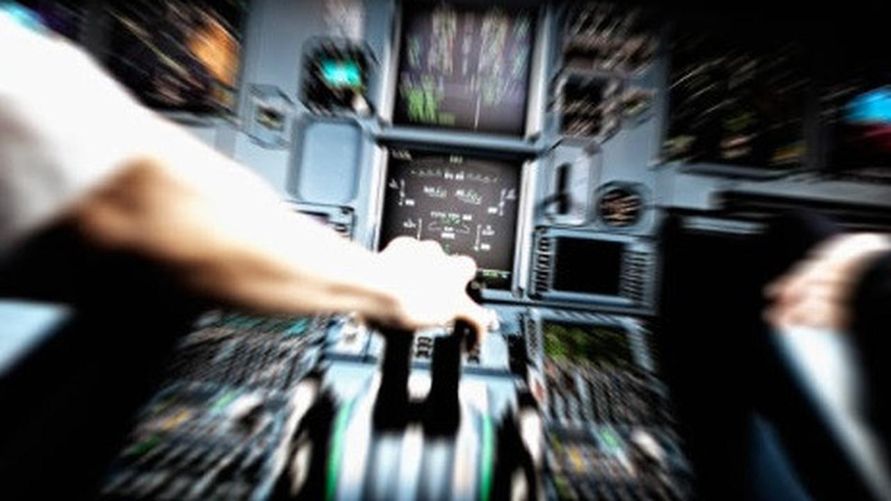 Ilustrasi pesawat dalam keadaan darurat.