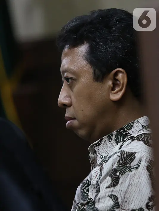 Terdakwa dugaan kasus suap jual beli jabatan di lingkungan Kementerian Agama Romahurmuziy mengikuti sidang lanjutan di Pengadilan Tipikor, Jakarta, Rabu (6/11/2019). Persidangan tersebut mendengarkan keterangan lima saksi yang dihadirkan JPU KPK. (Liputan6.com/Herman Zakharia)