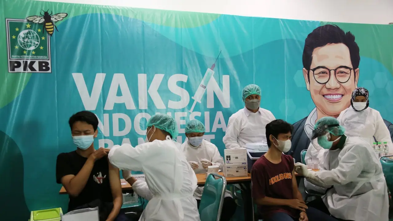 Vaksin Indonesia Bangkit dilaksanakan di kantor DPW PKB Jatim. (Foto: Istimewa).