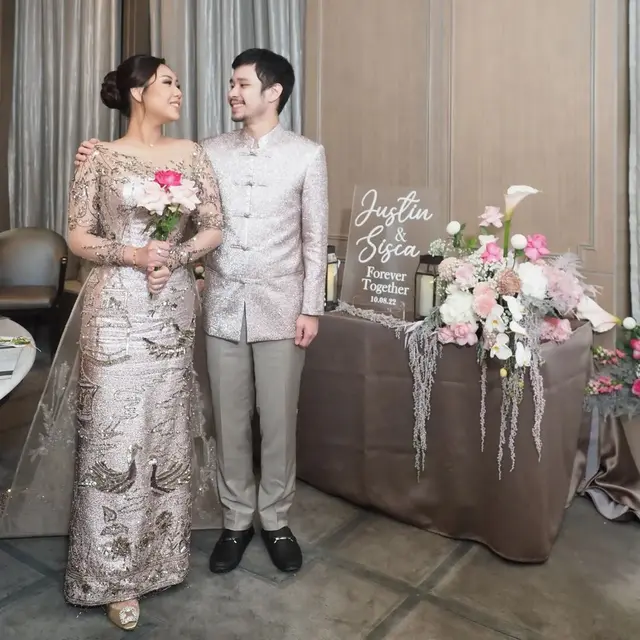 7 Potret Jess No Limit Resmi Lamar Sisca Kohl, Terus Sumringah dengan Outfit Bernuansa Blink-Blink