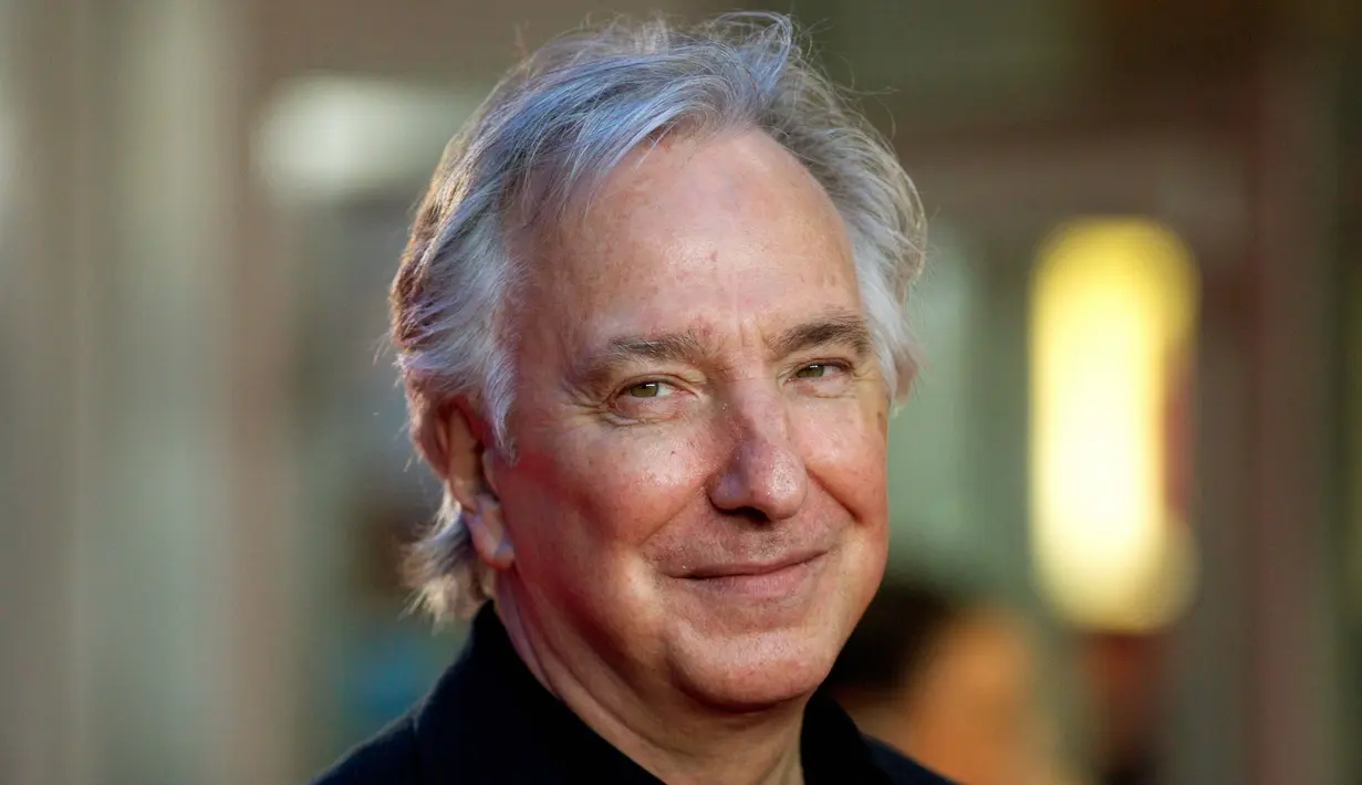 Alan Rickman meninggal dunia pada Kamis (14/1/2016) di London, Inggris, dalam usia 69 tahun . Penyebab kematiannya karena penyakit kanker yang sudah lama diderita oleh aktor legendaris ini. (Bintang/EPA) Sumber: dailymail.co.uk