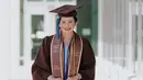 <p>Beby Tsabina akhirnya menyelesaikan pendidikan S1-nya di Western Michigan University [@bebytsabina]</p>