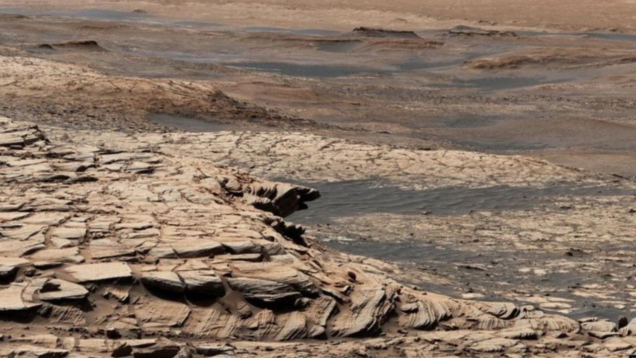 Bentuk formasinya juga unik. Retakan lumpur sebelumnya yang ditemukan semuanya dalam formasi bentuk 'T'. Bentuk 'Y' heksagonal dari retakan lumpur ini menandai pertama kali terlihat di planet merah.