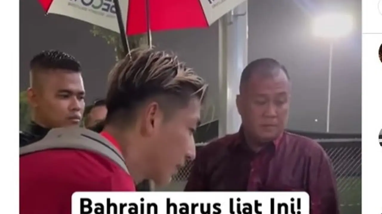 Pemain Jepang Dipayungi Sekuriti Saat Hujan, Warganet Singgung Bahrain yang Ragukan Keamanan Bertanding di Indonesia