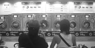 Angga Yunanda dan Shenina Cinnamon tengah asyik liburan bareng. (Instagram @shenacinnamon)