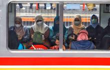 Gangguan KRL Bogor Akibat Kereta Anjlok di Stasiun Jakarta Kota