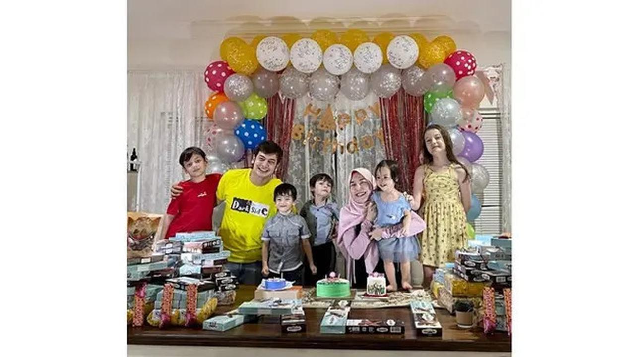6 Potret Boy Hamzah dan Rina Amalia, Istri Ingin Lepas Hijab Usai Disebut Tua