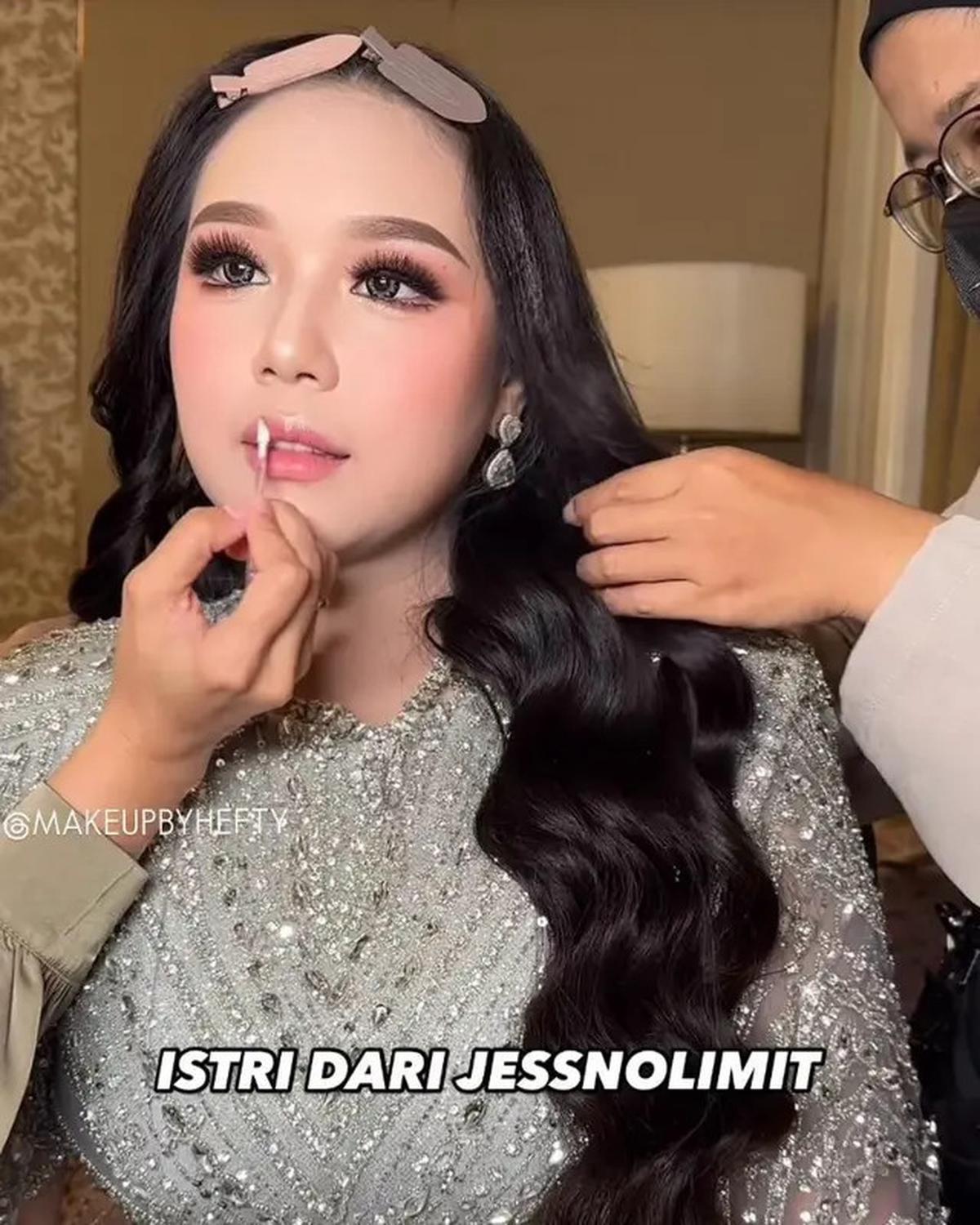 Glamor Bak Putri Kerajaan, Sisca Kohl Tampil Memukau dengan Royal Fairy Makeup di Pernikahan Sang Adik Ipar, Jessica Jane