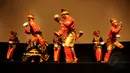 Tarian khas Minang memeriahkan acara nonton bareng film Tabula Rasa di Jakarta, (15/9/2014). (Liputan6.com/Helmi Fithriansyah) 