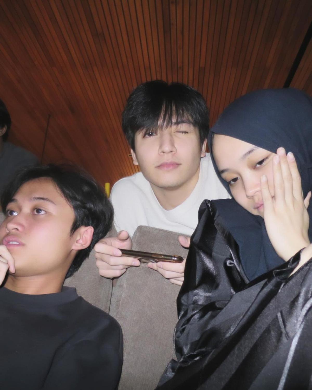 7 Potret Jeffry Reksa Bareng Keluarga Putri Delina, Sudah Akrab - Perlihatkan Kedekatan dengan Mahalini Juga