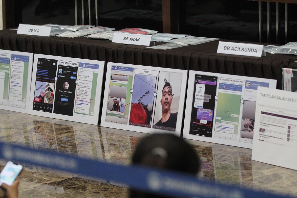 Polisi tangkap tersangka pemilik situs video porno anak di Pangandaran