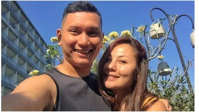 Beda 18 Tahun, Ini 6 Potret Bagoes Soeharto Suami Emma Waroka