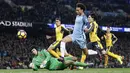 Pemain Manchester City, Leroy Sane mencetak satu gol untuk kemenangan timnya atas Arsenal pada lanjutan Premier League di Etihad Stadium, (18/12/2016). (Action Images via Reuters/Carl Recine)