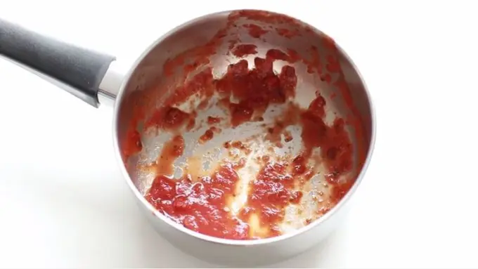 5 Langkah Mudah Membersihkan Panci Tanpa Merusak Spons