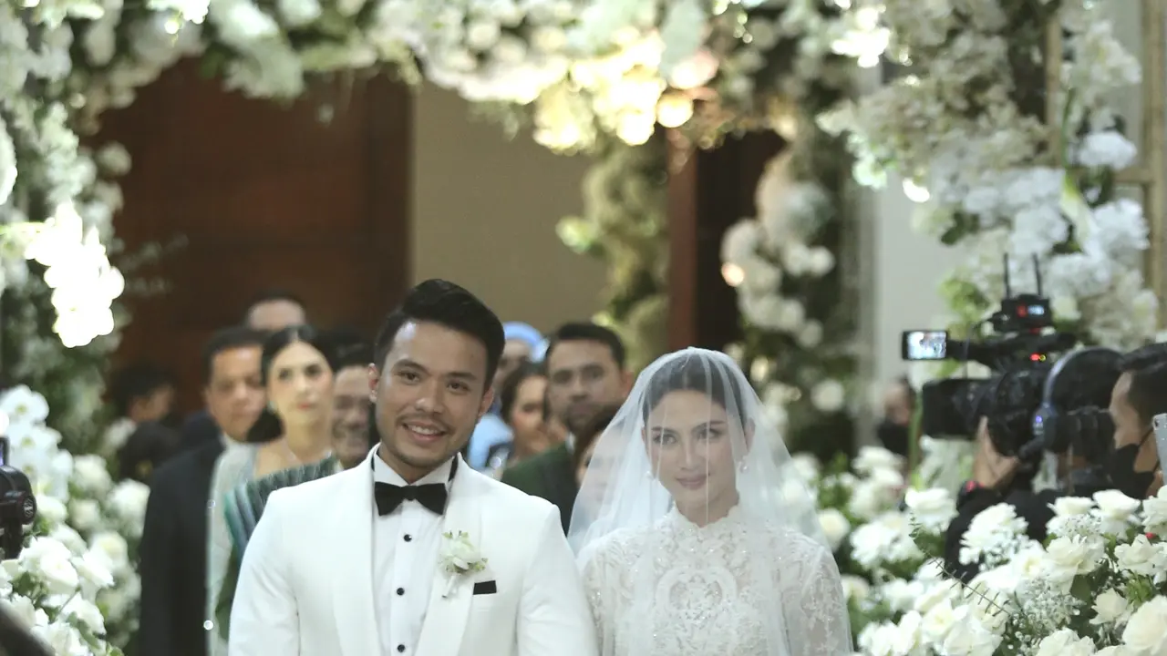 Potret Pemberkatan Pernikahan Jessica Mila dan Yakup Hasibuan