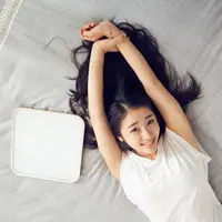 Kebiasaan merawat kecantikan ini tak boleh dilewatkan kalau ingin bangun tidur dalam keadaan cantik. (Foto: unsplash.com)