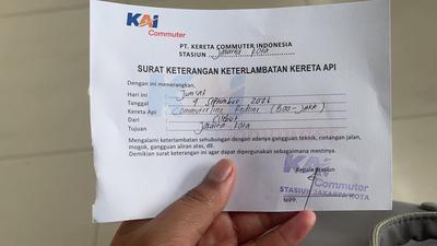 Gangguan KRL Bogor Menuju Jakarta, Penumpang Dapat Surat Keterlambatan