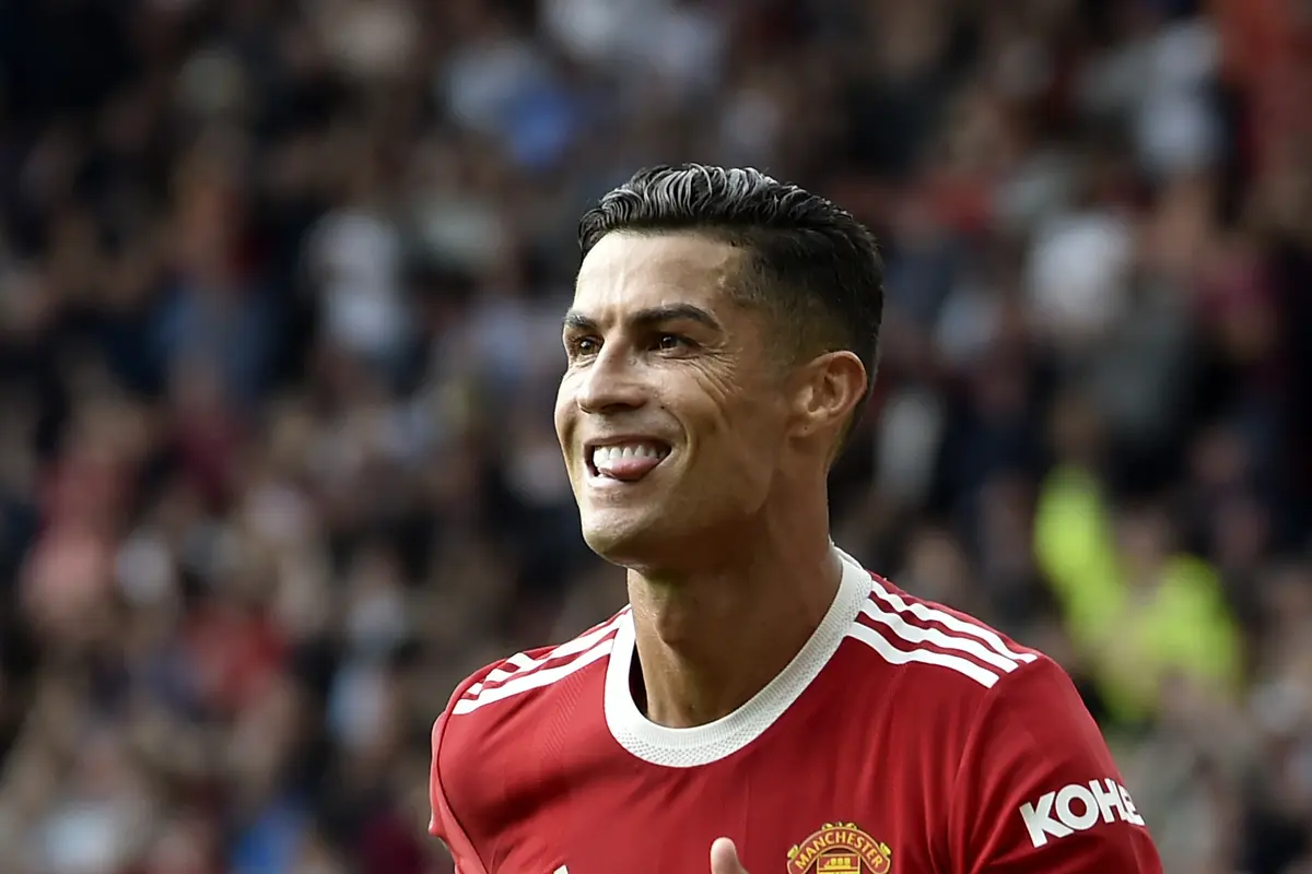 Debut Manis Ronaldo Getarkan Old Trafford