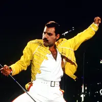 Freddie Mercury (via freddiemercurymagic.tumblr.com