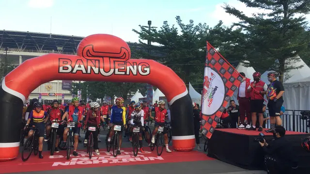 PDI Perjuangan (PDIP) menggelar acara sepeda santai dan night run pada Minggu (27/3/2022).