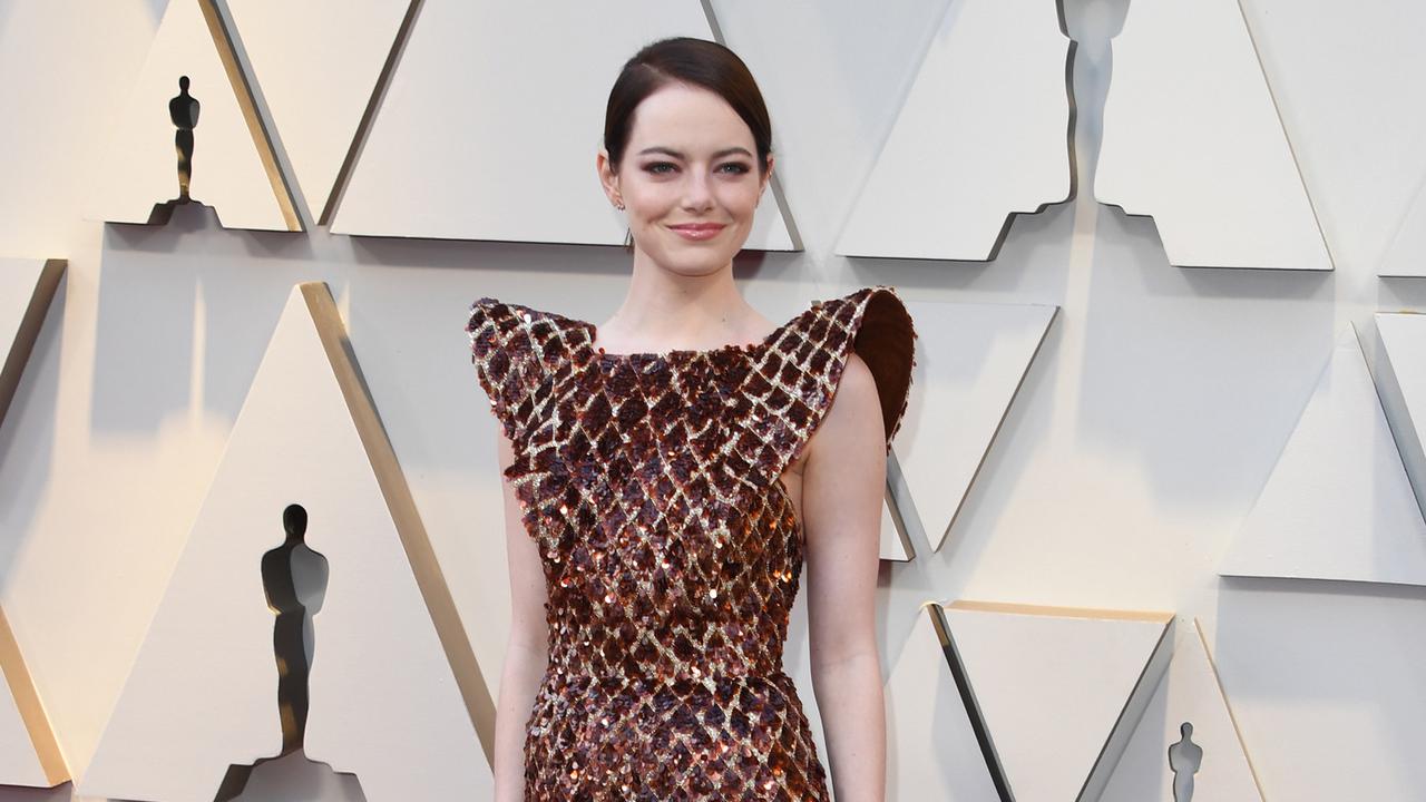 Emma Stone Tampil Cantik di Karpet Merah di Oscar 2019