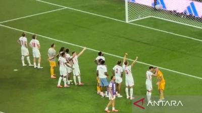 Inggris Melaju Semifinal Piala Dunia 2026 Diiringi Lantunan 'Wonderwall' dan 'Hey Jude