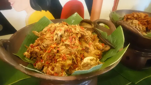 Titi Kamal Hadirkan Restoran Khas Nusantara Ayam Jerit