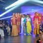 Koleksi busana di opening&nbsp;Jakarta Fashion Trend 2024 di Sarinah, Jakarta Pusat, 24 Januari 2024. (Liputan6.com/Asnida Riani)