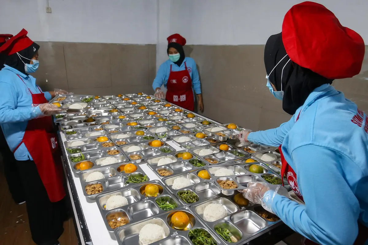 Melihat Kesibukan Dapur Penyedia dan Penyuplai Makan Bergizi Gratis
