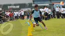 Panasnya terik matahari tidak menyurutkan anak-anak peserta pelatihan atletik untuk terus berlatih di Stadion Madya Senayan Jakarta (Liputan6.com/Helmi Fithriansyah) 