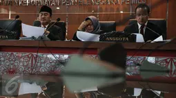 Dewan Kehormatan Penyelenggara Pemilu (DKPP) menggelar sidang terkait pilkada, Jakarta, Rabu (2/12/2015). Sidang tersebut berisi pembacaan dua belas putusan DKPP terkait pilkada. (Liputan6.com/Faizal Fanani)