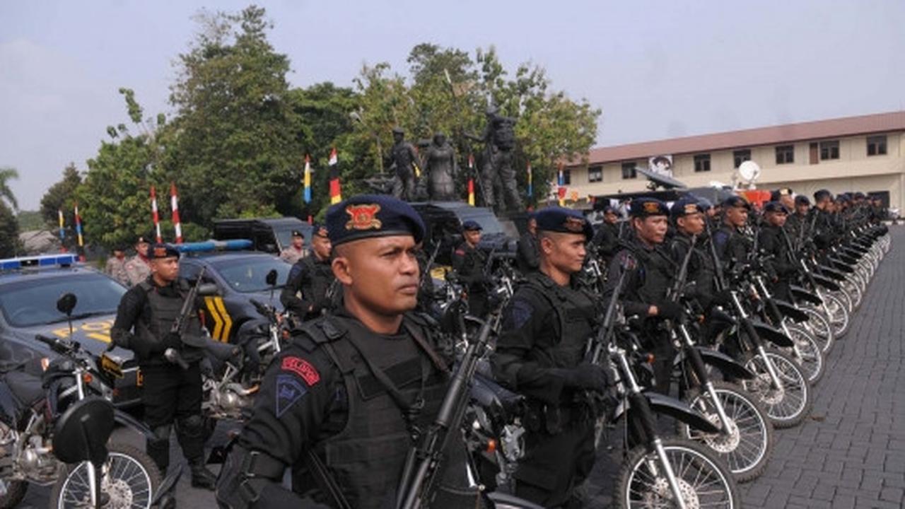 Ribuan polisi bersenjata laras panjang peringati Hari Bhayangkara