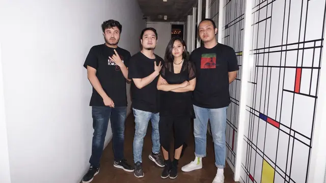 Midnight Quickie feat Kara Chenoa dan Bleu Claire