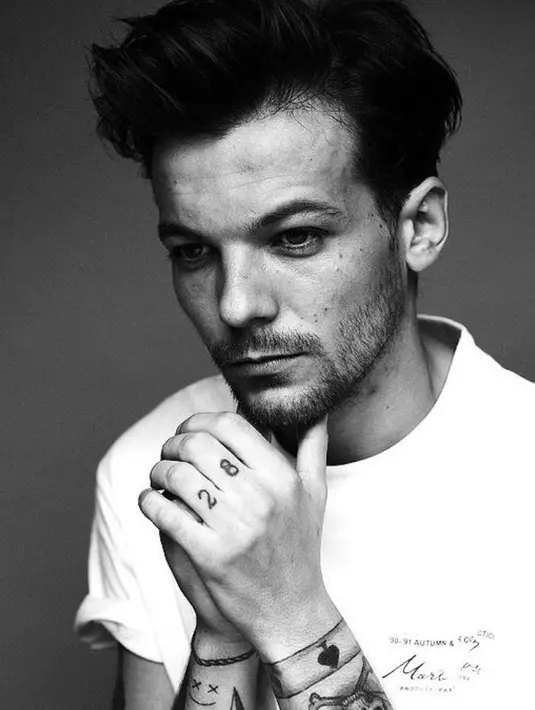 Diagnosis kanker tersebut pun diketahui usai nenek Louis meninggal akibat kanker pada Maret 2017. (instagram/louist91)