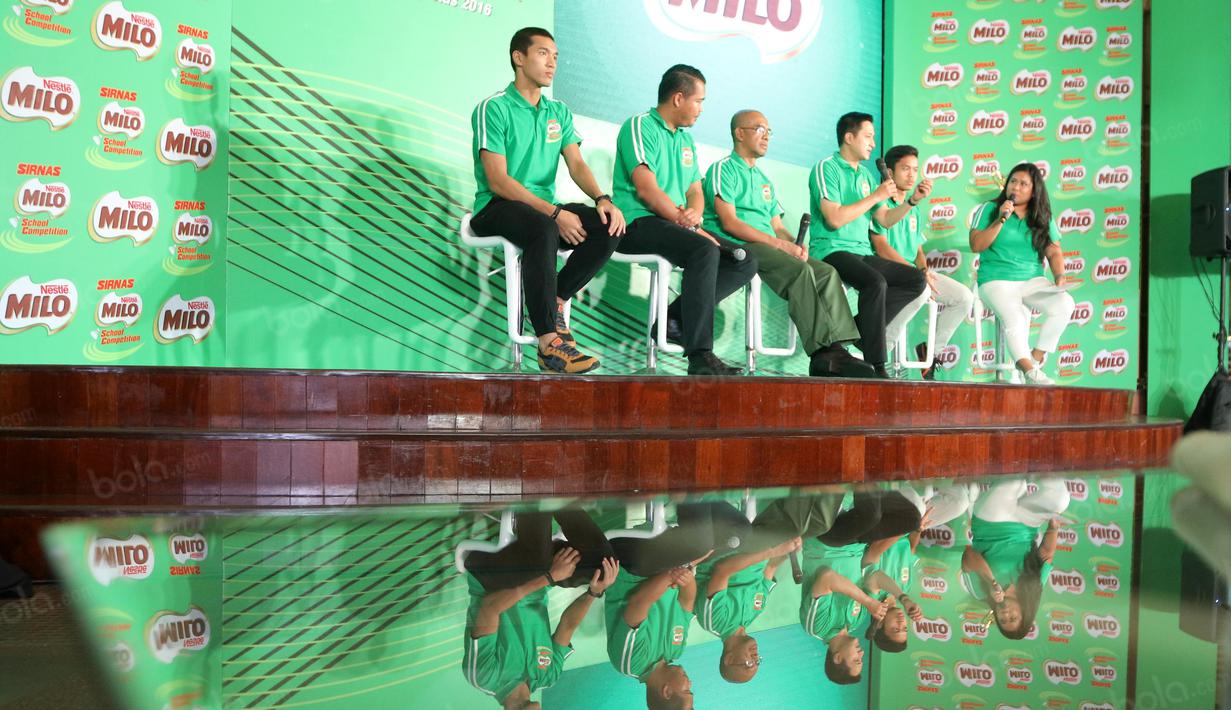 Jonatan Christie, Perwakilan Milo, Donny Wahyudi, Ricky Soebagja, Gatot Dewabroto, Antoni Ginting saat  jumpa pers Sirnas Milo School Competition di Senayan, Jakarta, Kamis (25/8/2016). (Nicklas Hanoatubun)