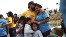 Dua kali dalam setahun, ratusan keluarga berkesempatan bertemu dengan kerabat yang telah lama hilang dalam waktu yang sangat singkat. (AP Photo/Christian Chavez)