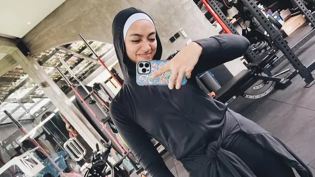 Inspirasi Outfit Ala Ayudia Bing Slamet, Si Penggemar Outfit Hitam (Instagram/@ayudiac)