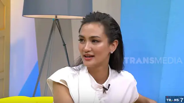 Atiqah Hasiholan