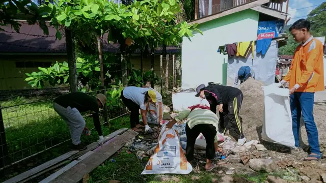 Aksi Kutip Sampah