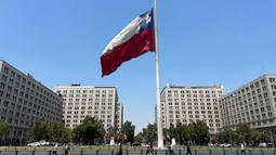 Sebastian Pinera meninggal dunia pada Selasa 6 Februari 2024 dalam sebuah kecelakaan helikopter di Lago Ranco. (RODRIGO ARANGUA/AFP)