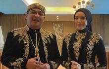 Kompak Dengan Busana Adat, 8 Foto Pasha Ungu dan Adelia Wilhelmina Bak 'Menikah' Lagi