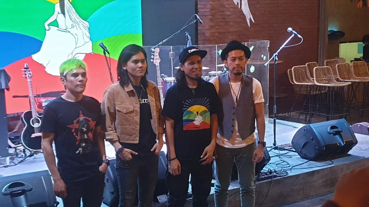 Drive Band merilis single terbaru berjudul Deskripsi Dirimu.