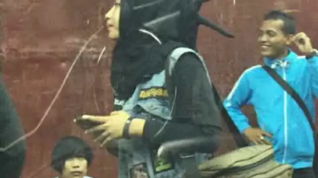 Gaya Nyentrik Hijab Mohawk