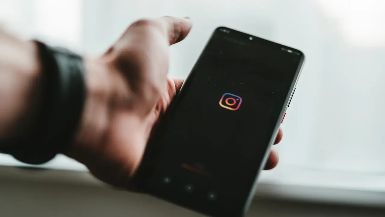 Jadi Modus Penipuan Terbaru, Pahami Risiko Berbagi Data Pribadi Lewat Fitur Add Yours Instagram